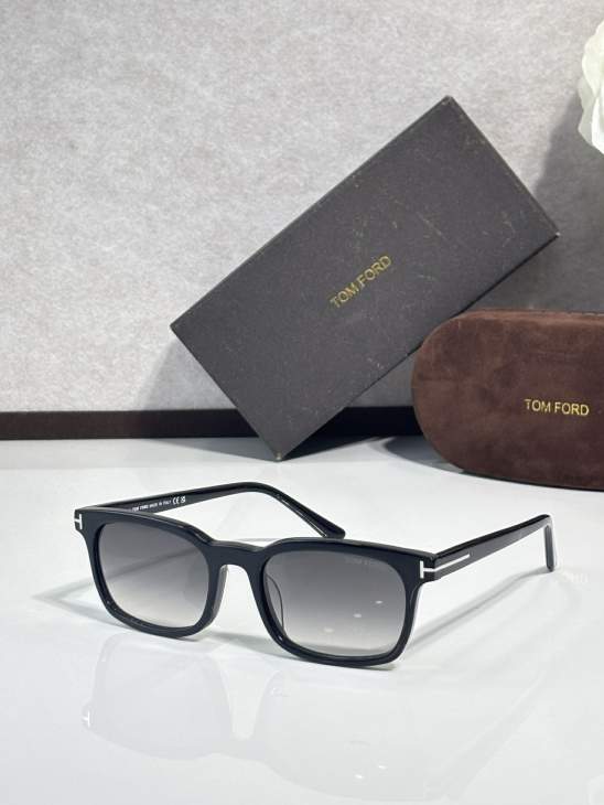 Picture of Tom Ford Sunglasses _SKUfw77317862fw